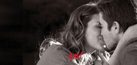 Primer plano de pareja enamorada, sonriendo