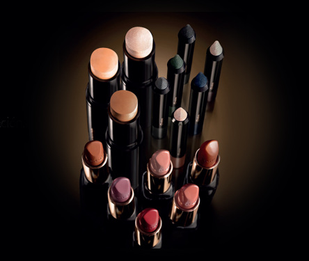 Natura UNA. Nuevos formatos de aplicación. Variados productos de maquillaje Natura UNA.