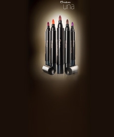 Labiales intransferibles Natura Una y una cara de mujer maquillada con dichos productos