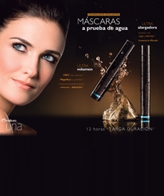 Máscaras para ojos Natura Una a prueba de agua y la cara de una mujer maquillada con dichos productos