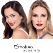 2 mujeres maquilladas con productos Natura Aquarela