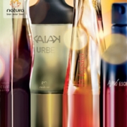 Varios envases de perfumes